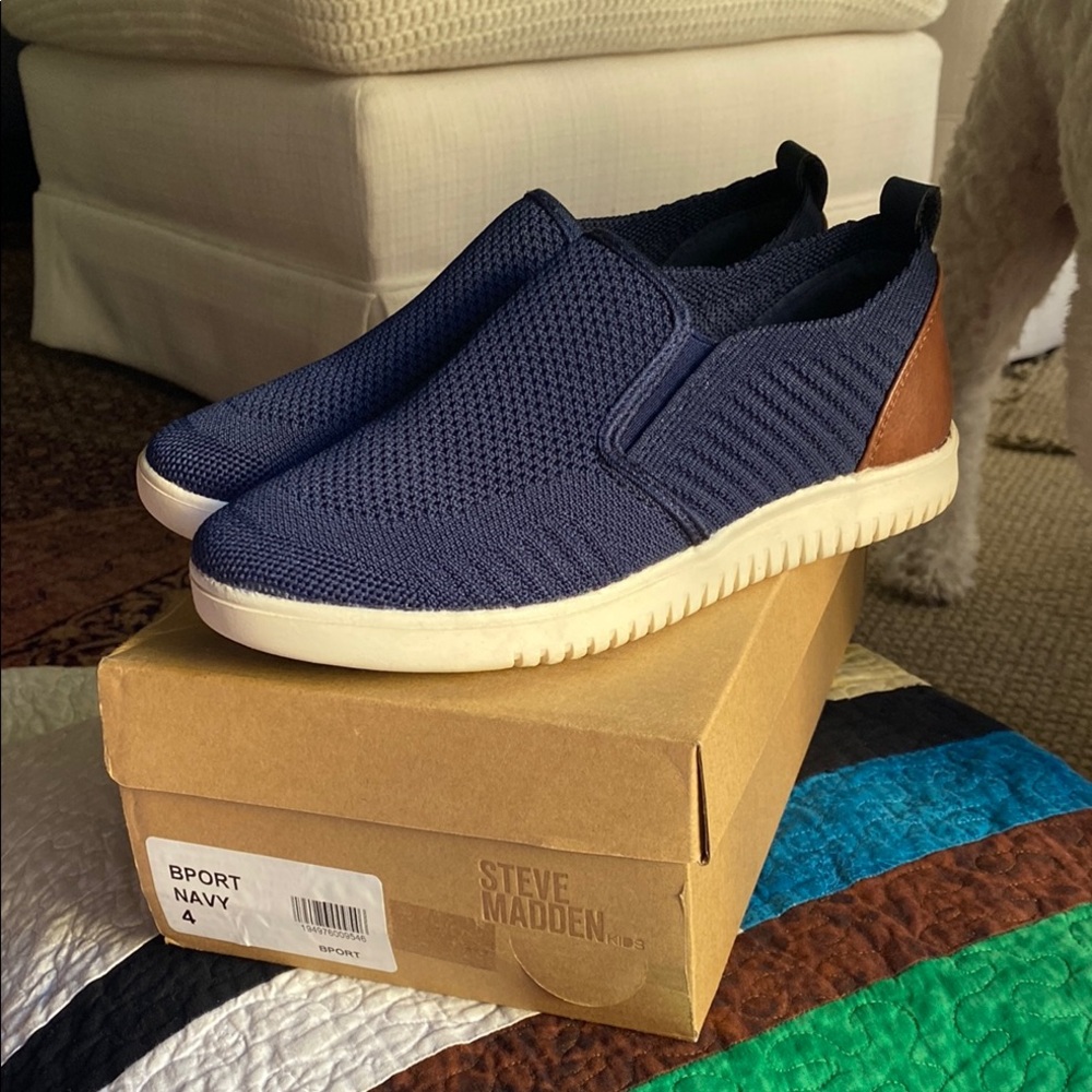 Steve Madden KIDS Navy/Brown Modern Slip-On dress shoe 4